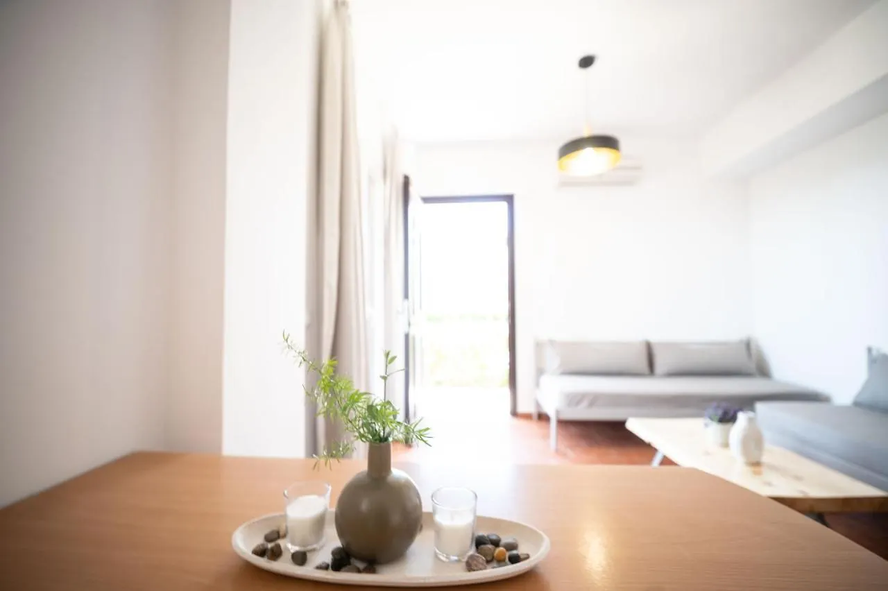 Christoforos Apartments Lourdata