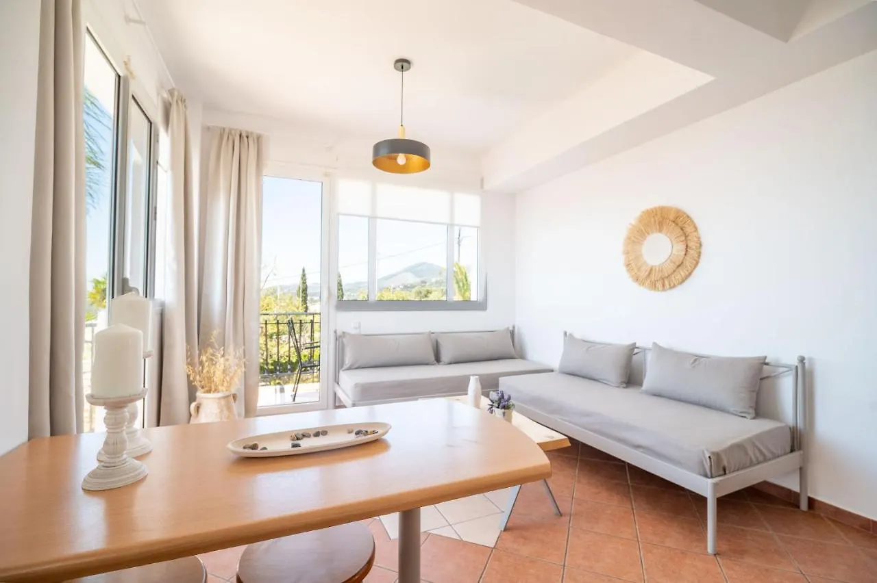 Christoforos Apartments Lourdata