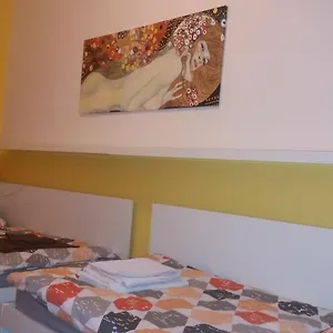 Geräumige Zentrumsnahe Altbauwohnung , Wien Österreich
