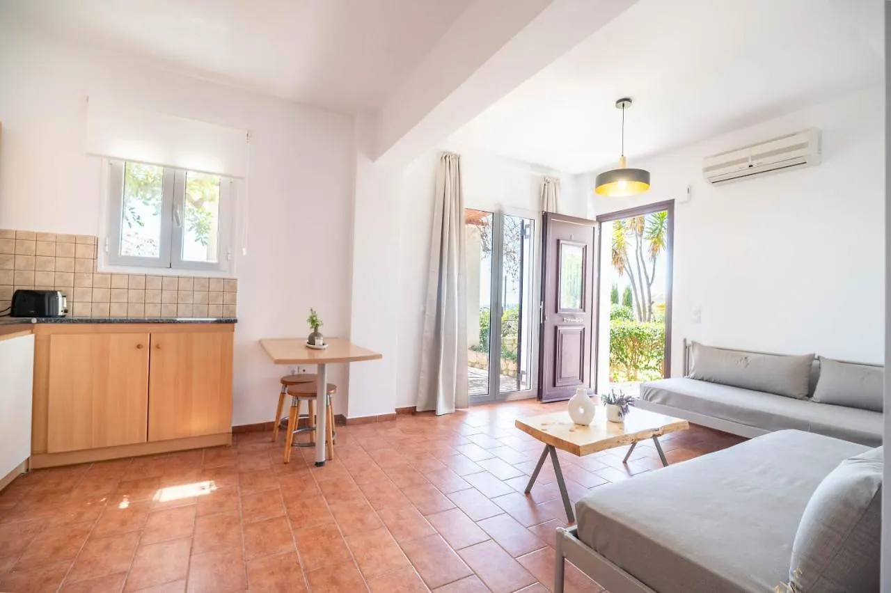 לואורדטה Christoforos Apartments 0*,